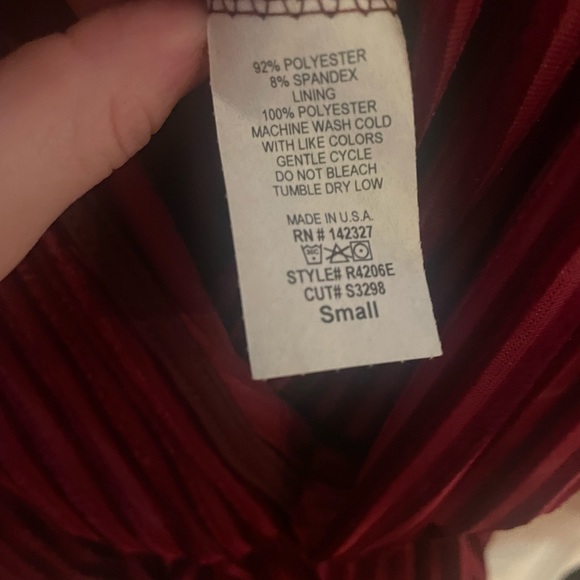 Sage burgundy Red Velvet Detail Romper | Women’s small - Picture 4 of 5